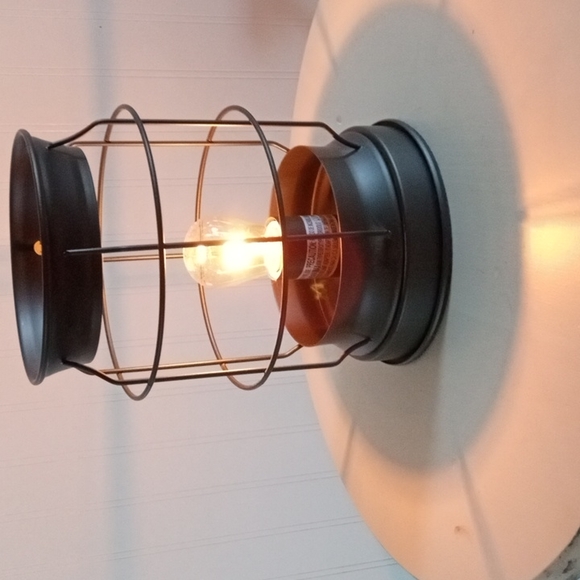 Metal Table Lamp - Picture 4 of 5